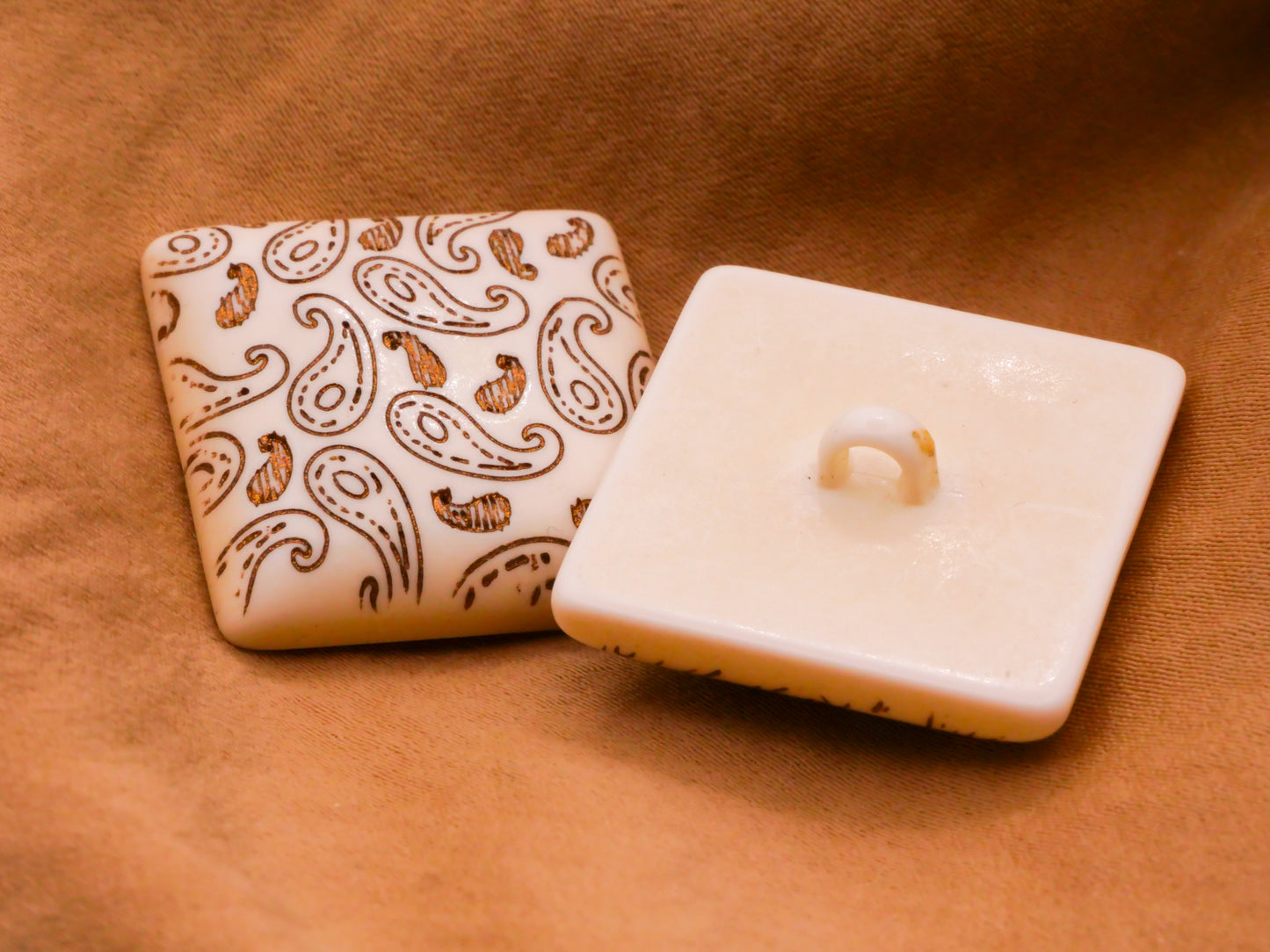 Paisley Gold Pattern Square Plastic Button 25mm