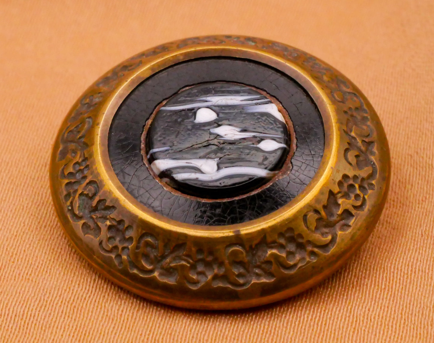 Leaf Flower Wreath Black White Glass Metal Victorian Button 25mm