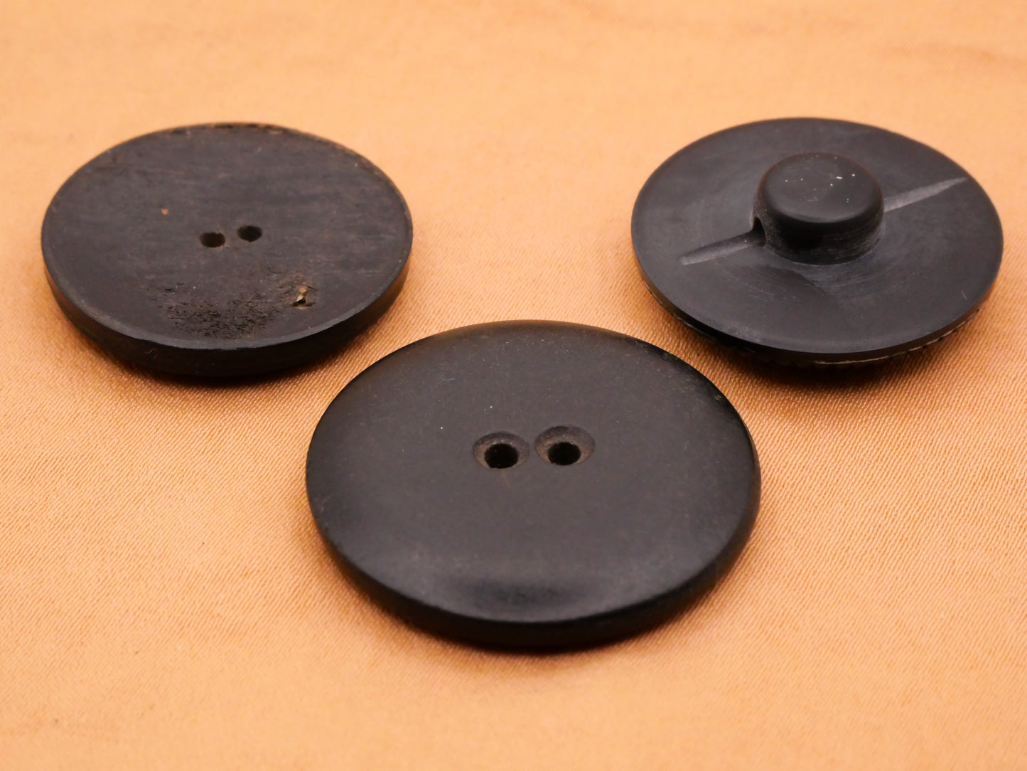 Rubber Composition Crown Check Leaf Vintage Button Various 24-28mm