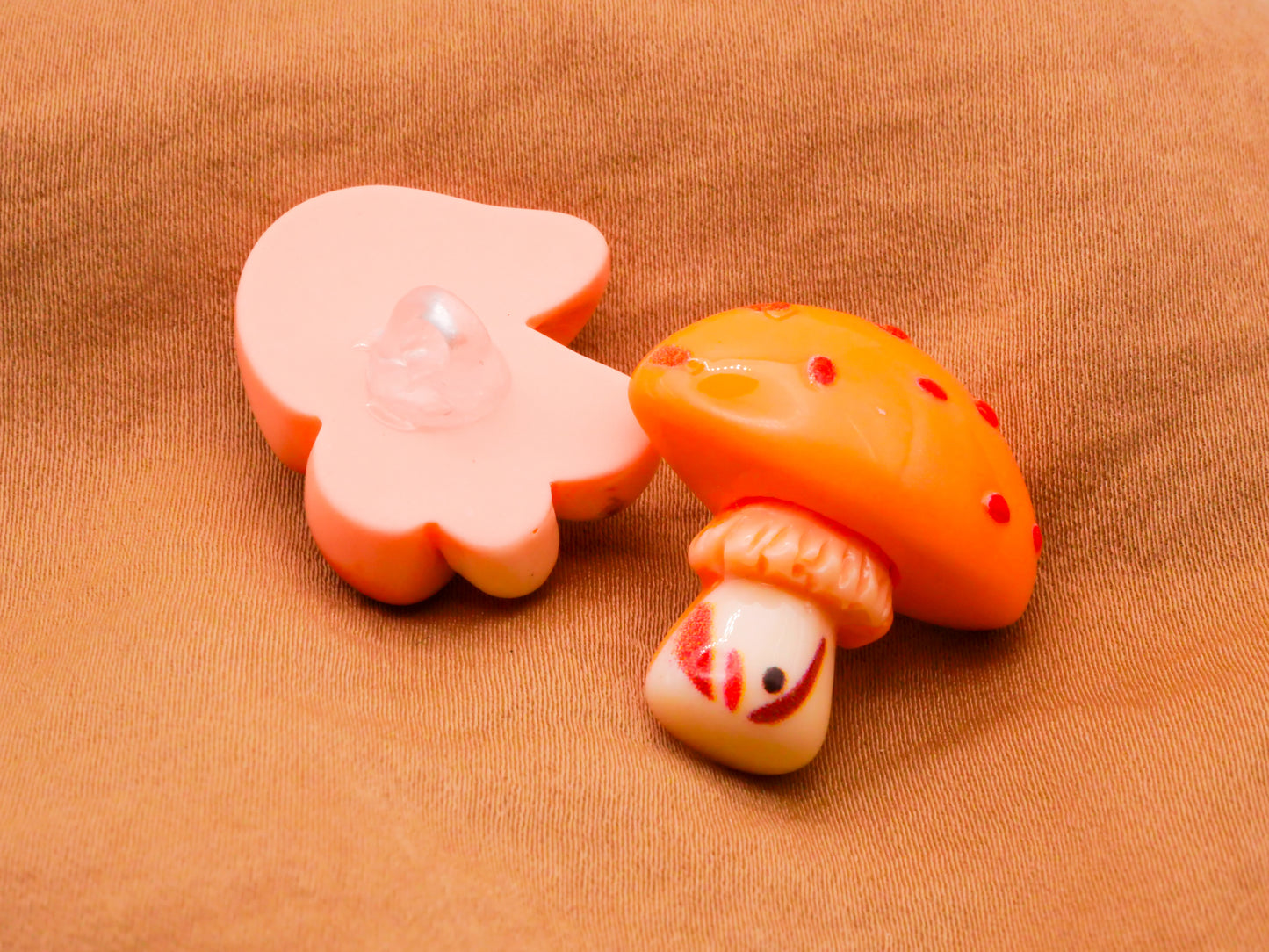 Mushroom Spots Warm Color Plastic Set of Four Buttons 24-28mm