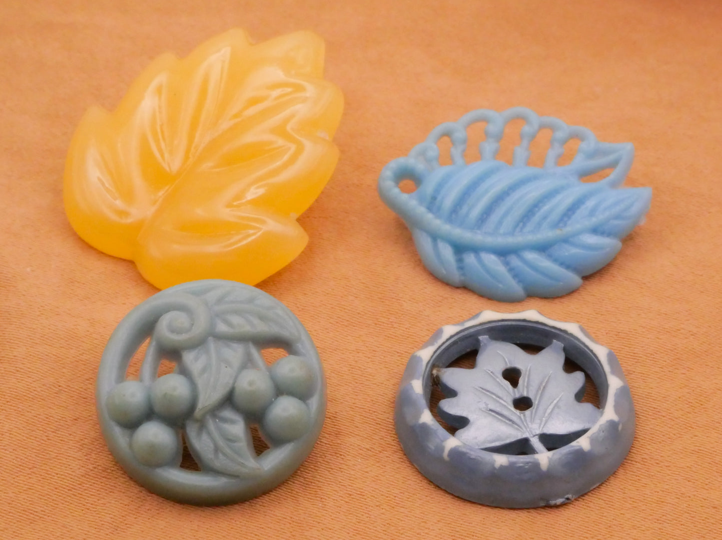 Leaf Blue Ivory Vintage Plastic Button Various 18-27mm