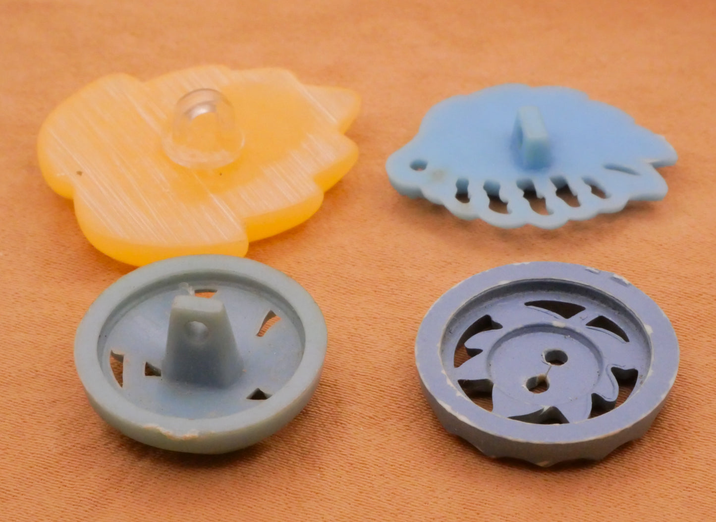 Leaf Blue Ivory Vintage Plastic Button Various 18-27mm