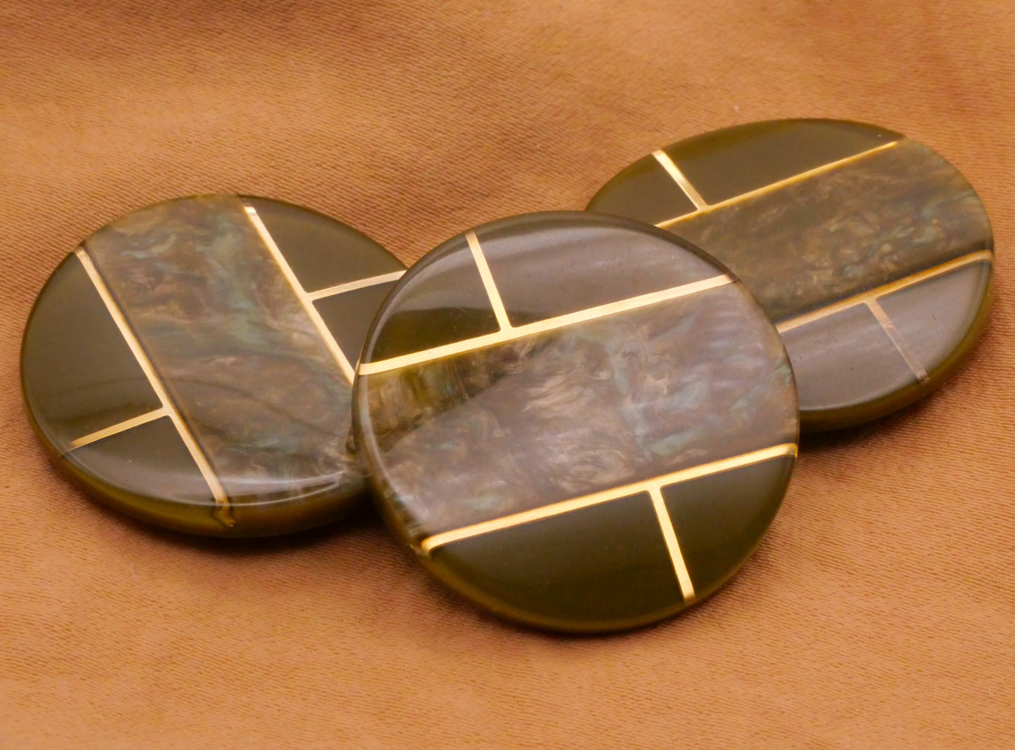 Olive Green Design Under Plastic Gold Marbled Tunnel Shank Vintage Button 27mm