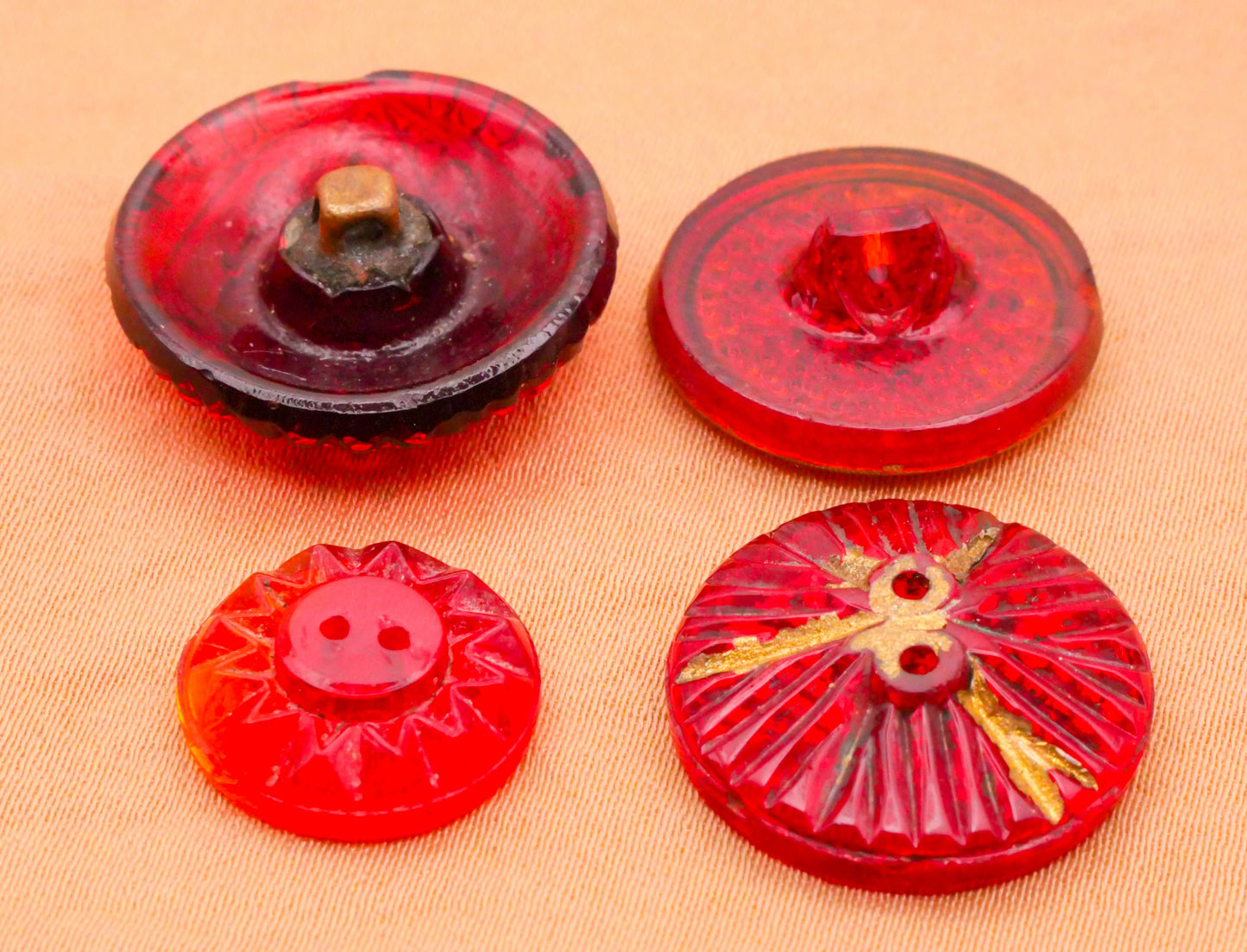 Leaves Snow Snowflakes Red Glass Vintage Button Various 14-21mm