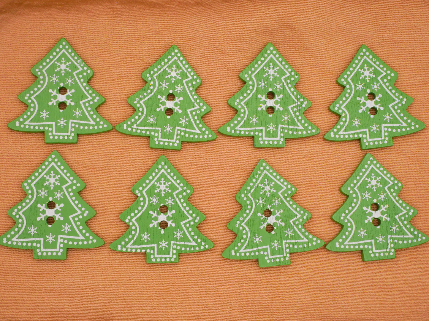 Mitten Tree Snowflake Design Wood Set of Eight Buttons Various 22-31mm