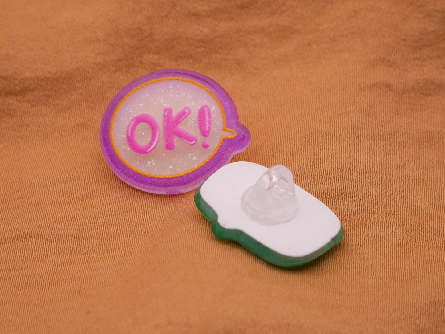 Thought Speech Bubble Verbal Plastic Set of Six Buttons 15-24mm