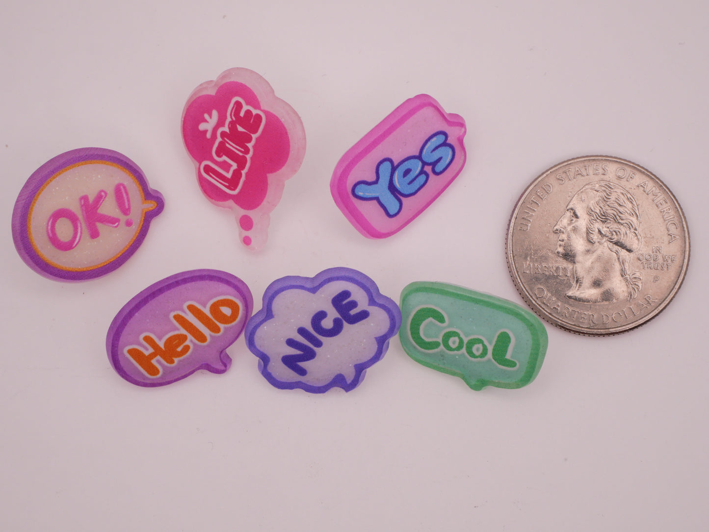 Thought Speech Bubble Verbal Plastic Set of Six Buttons 15-24mm