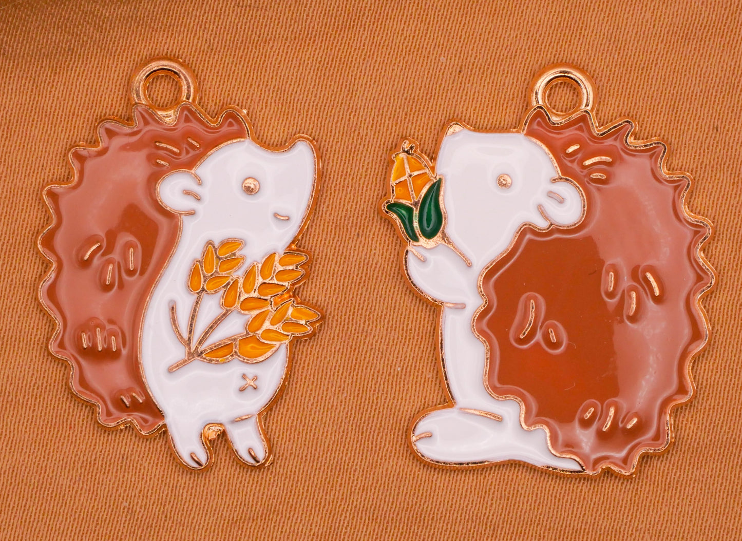 Hedgehog Friends Wheat Corn Enamel Metal Pair of Charms Embellishments 20-26mm