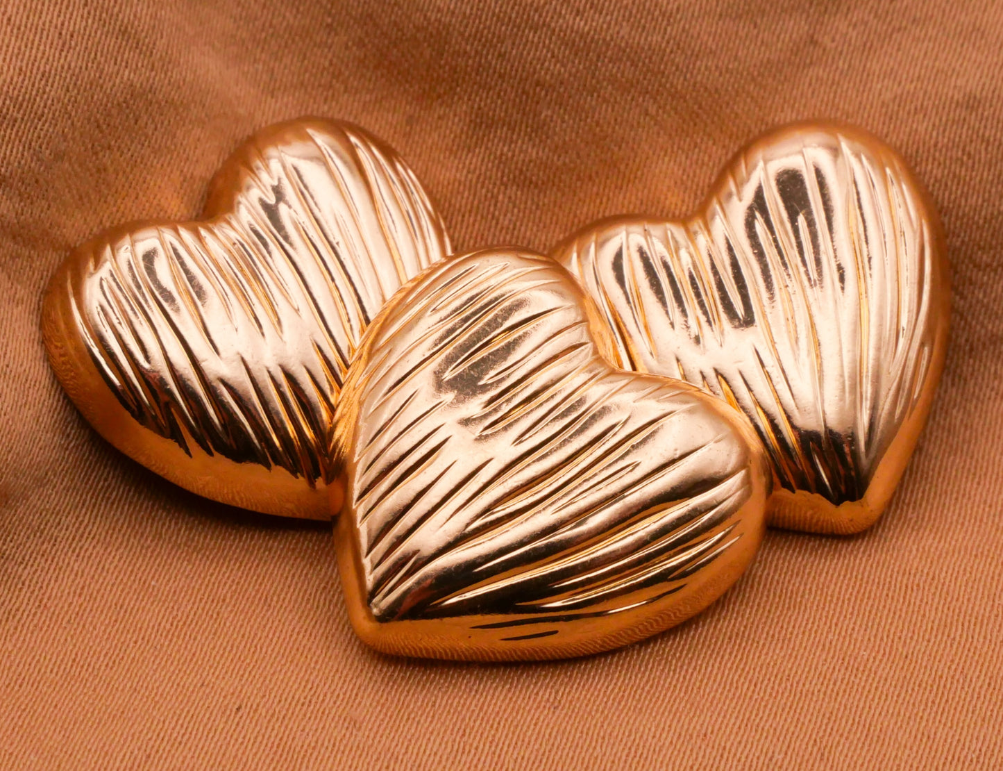 Heart Wood Grain Texture Gold Metal Button 18x20mm