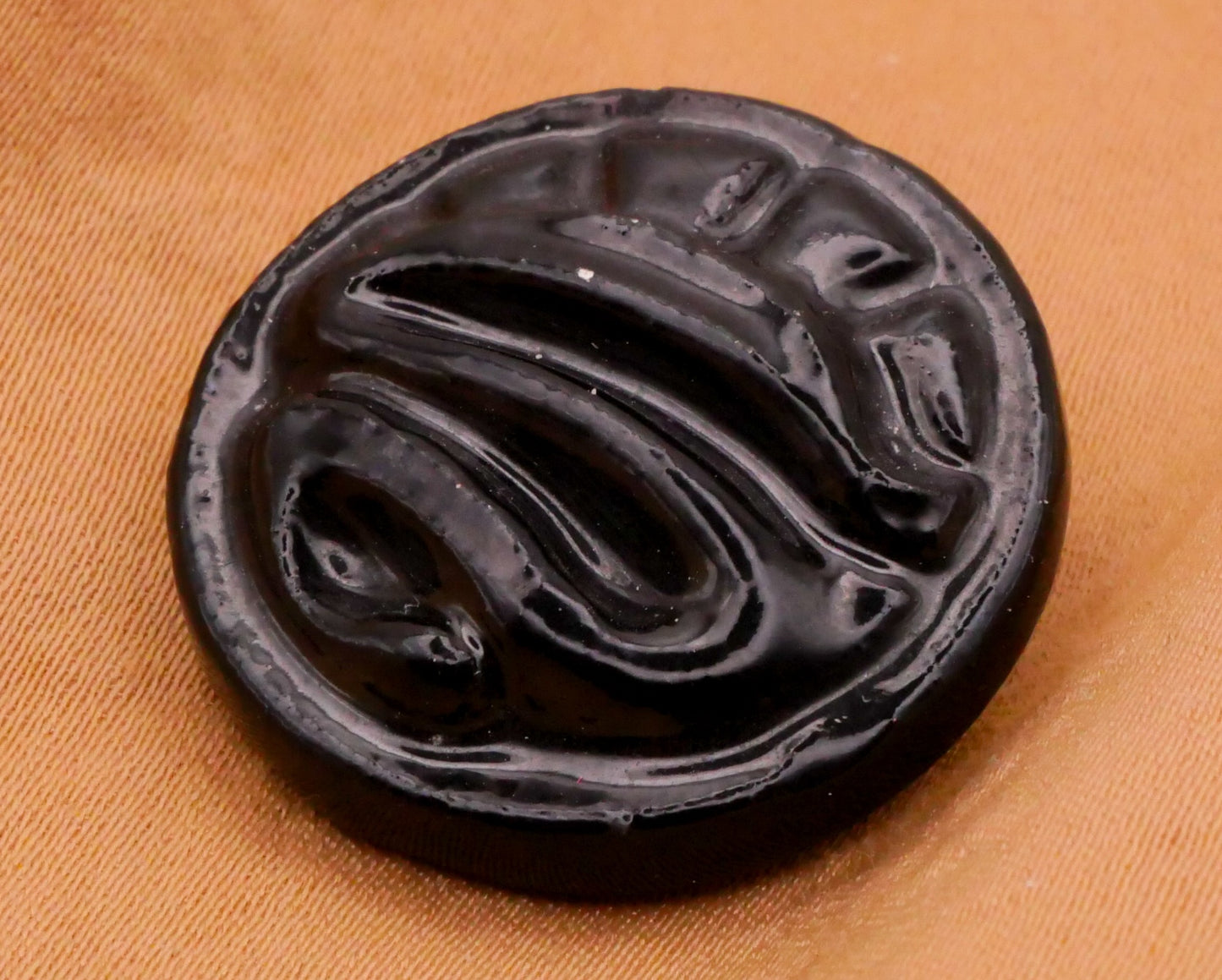 Snake Look Design Black Lacquer Plaster Button 25mm