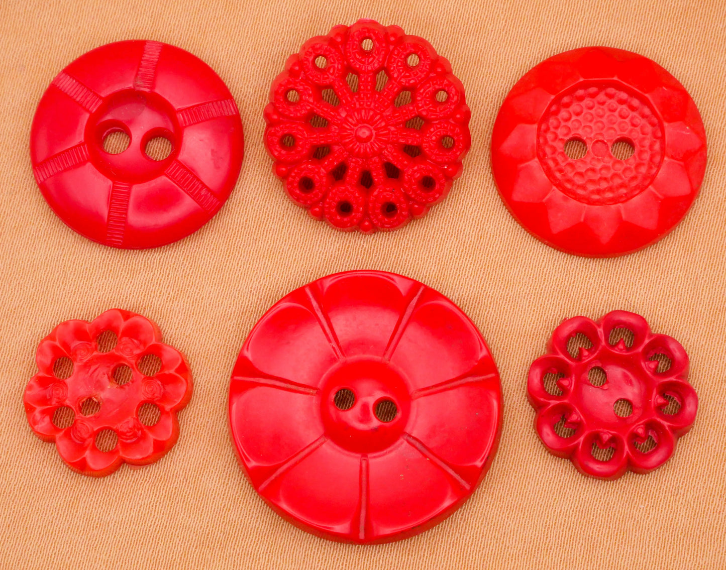 Housecoat Red Black Vintage Plastic Button Various 14-24mm