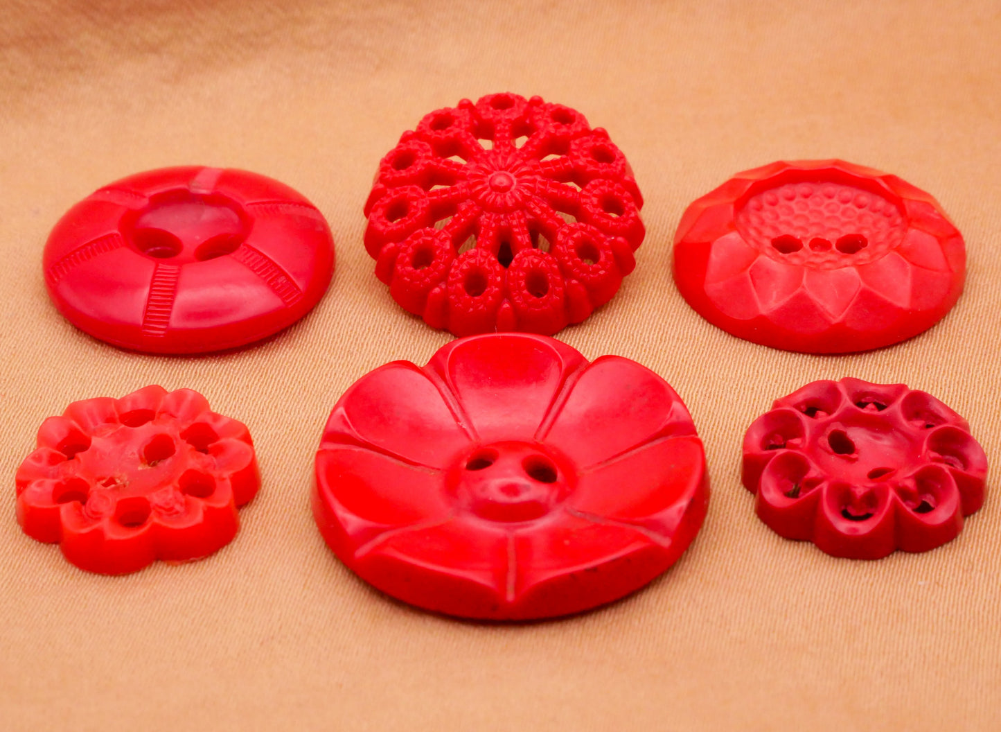 Housecoat Red Black Vintage Plastic Button Various 14-24mm