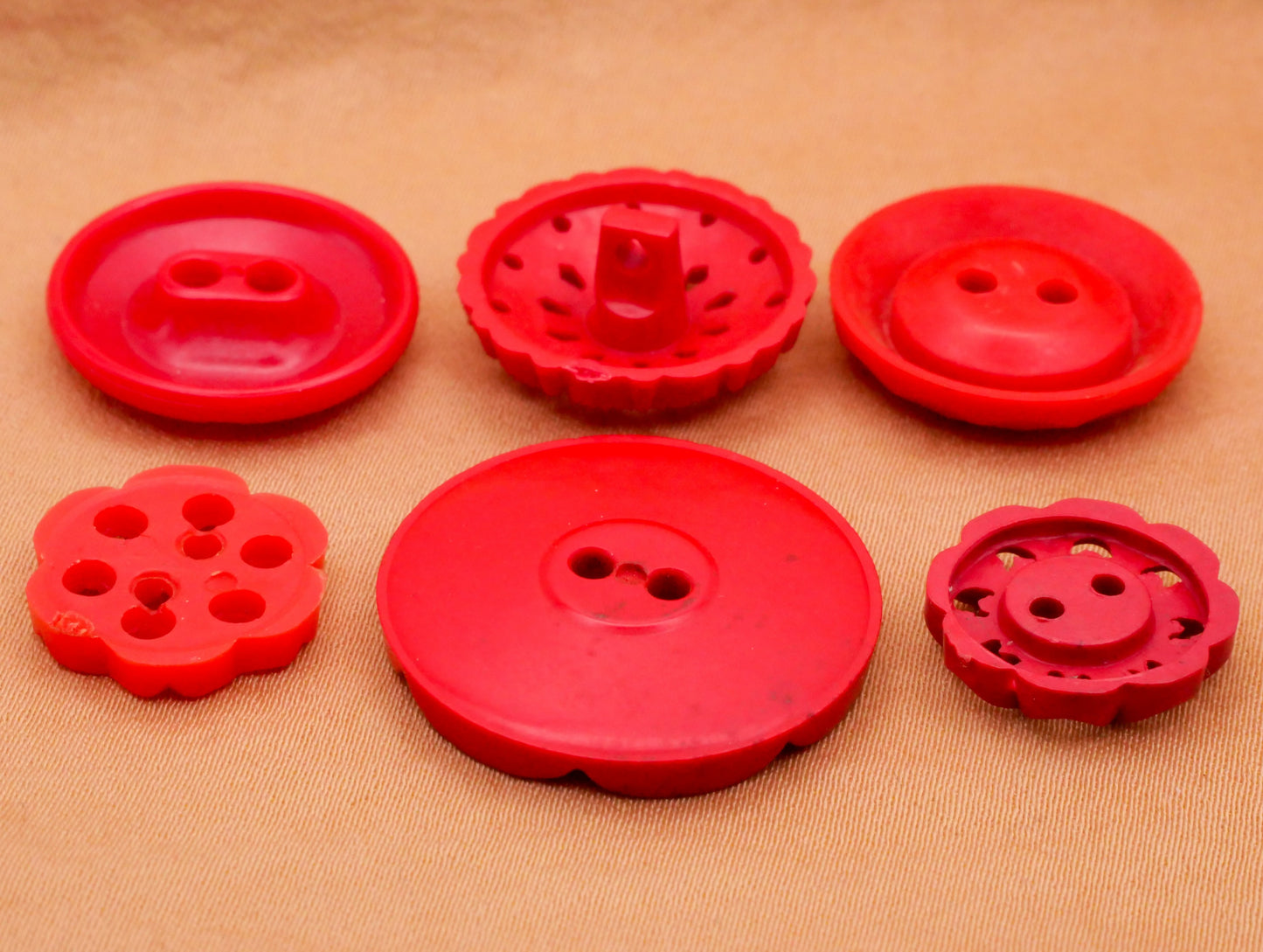 Housecoat Red Black Vintage Plastic Button Various 14-24mm