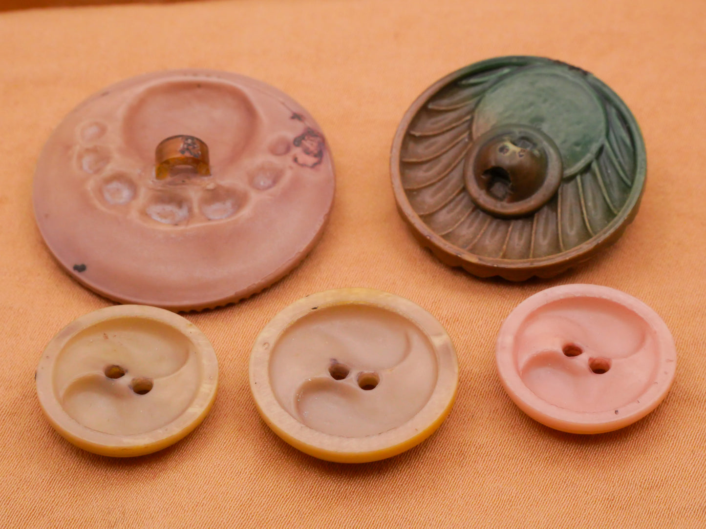 Shell Pearl Look Celluloid Early Plastic Button Various 18-33mm