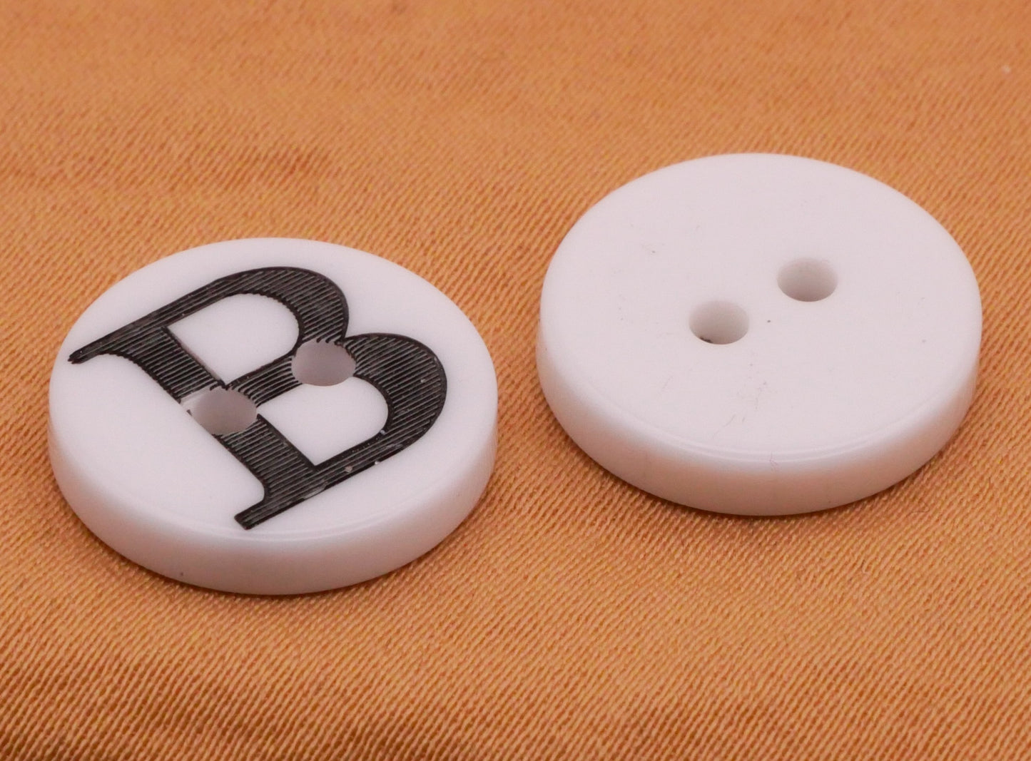 Beach Verbal Letters Plastic Set of Five Buttons 15mm