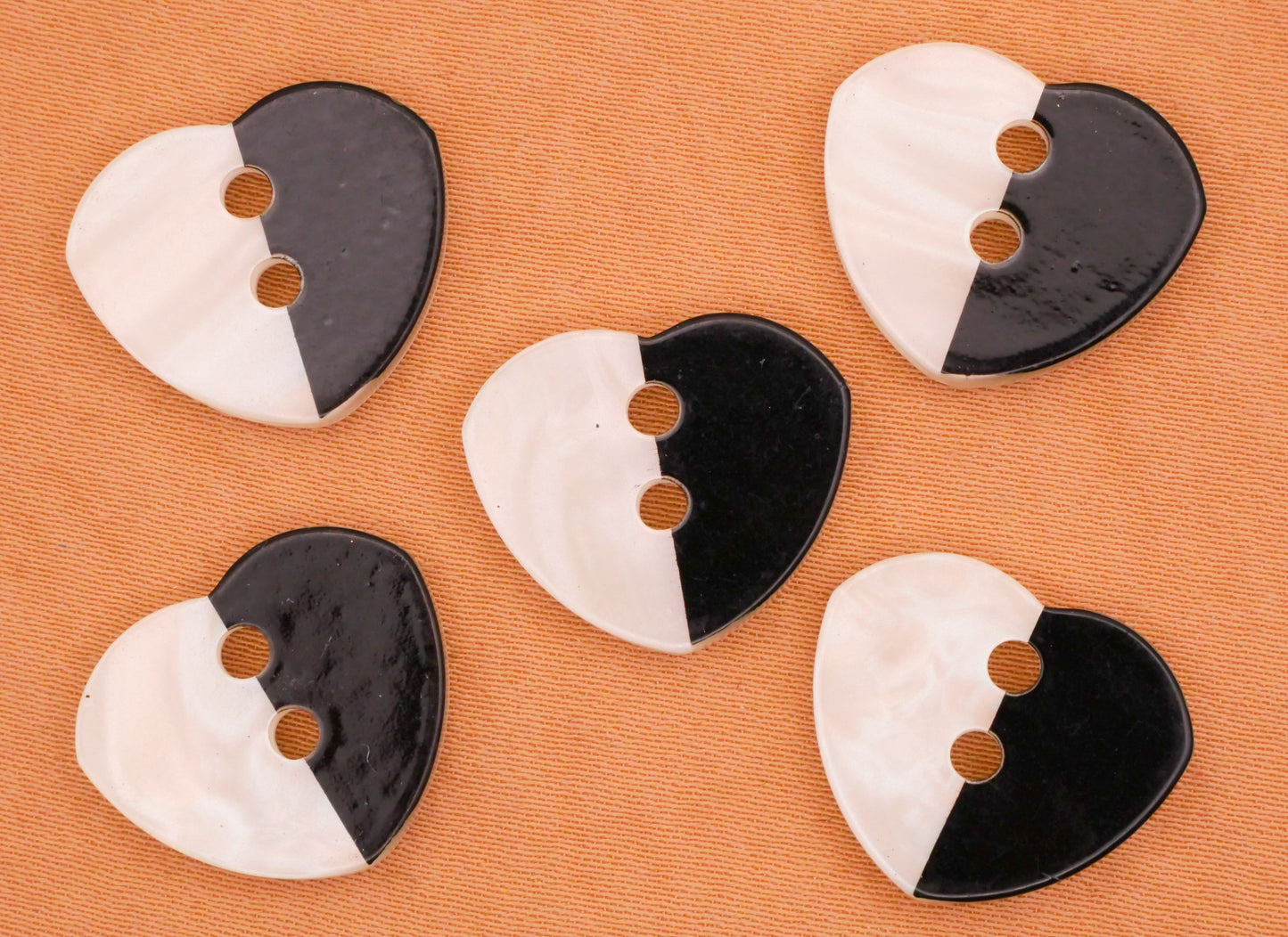 Heart Vintage Black White Pearlized Plastic Set of Five Buttons 15x18mm