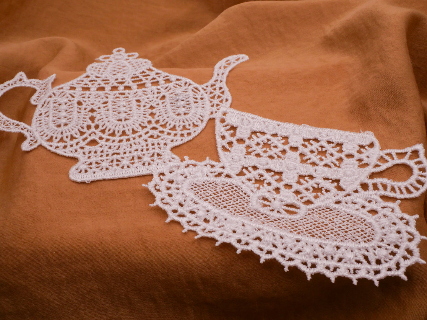 Teapot Teacup Doily Lace Applique Pair of Embellishments 66-110mm