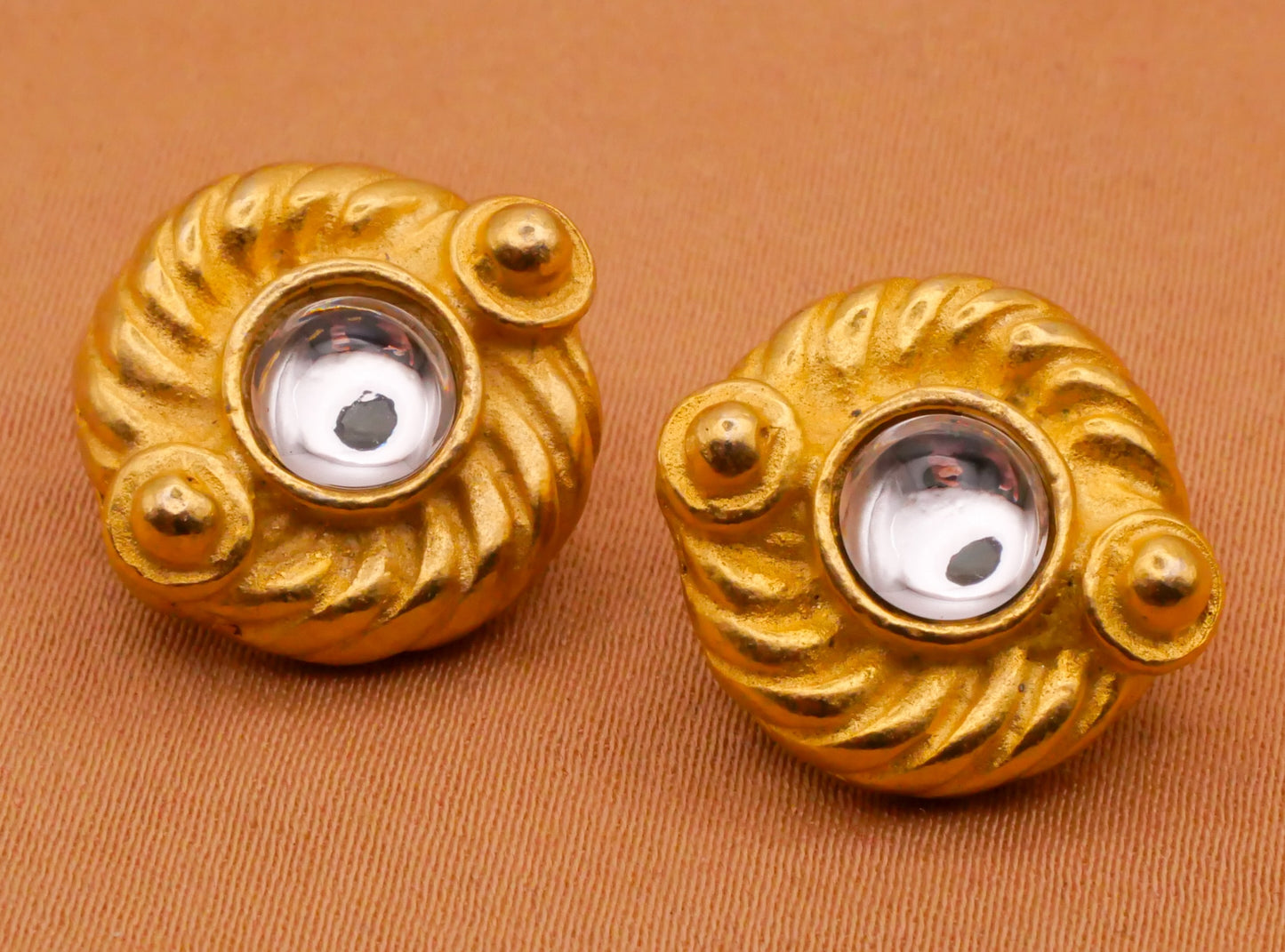Wreath Gold Glass Center Vintage Metal Button 15x16mm