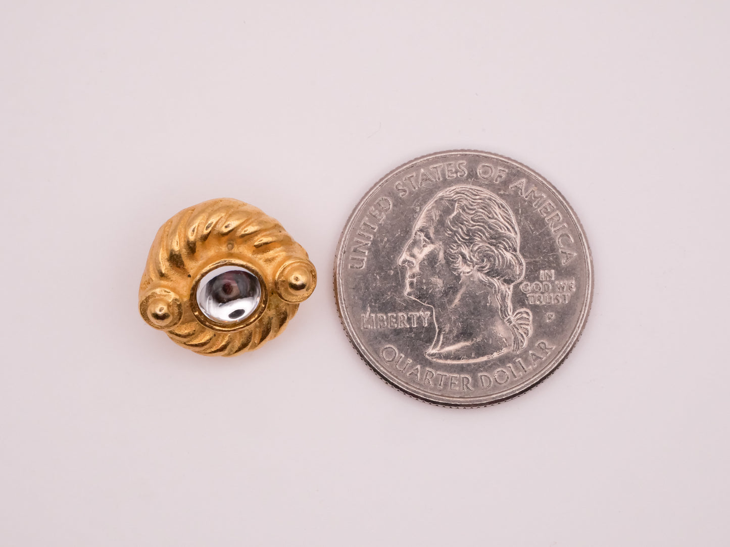 Wreath Gold Glass Center Vintage Metal Button 15x16mm