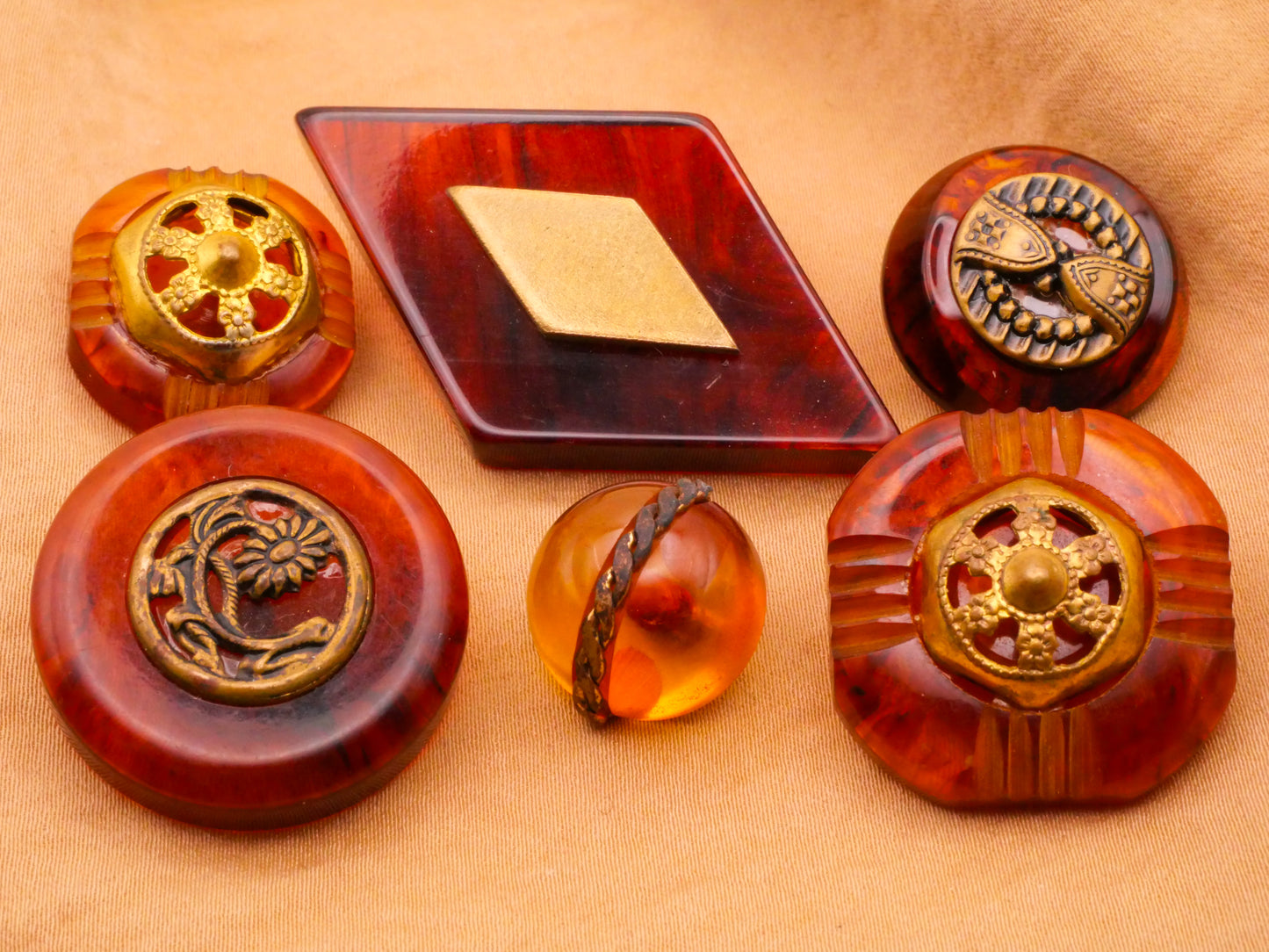 Tortoiseshell Look Root Beer Apple Juice Bakelite Gold Metal Plastic Button Various 16-51mm