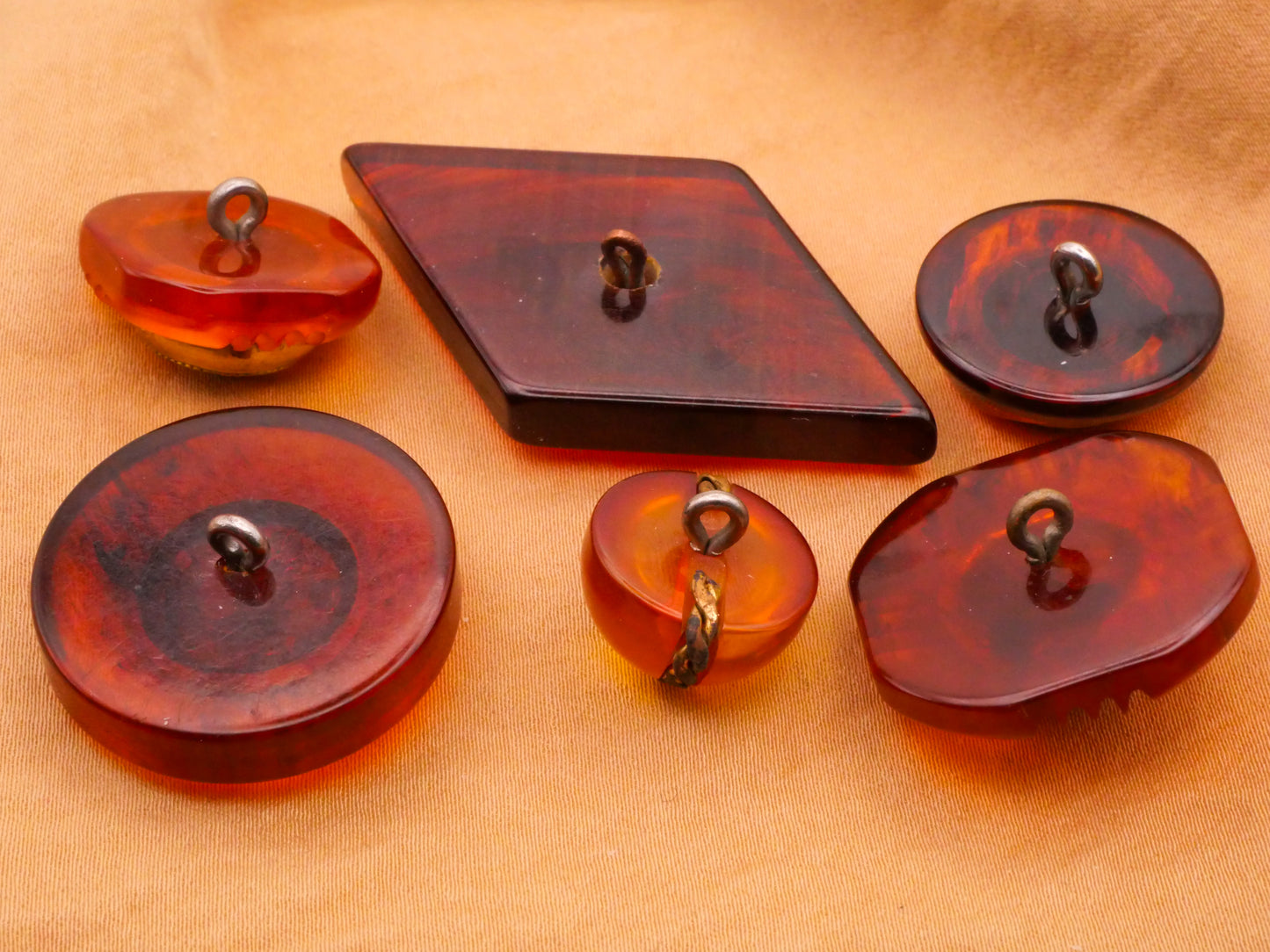 Tortoiseshell Look Root Beer Apple Juice Bakelite Gold Metal Plastic Button Various 16-51mm
