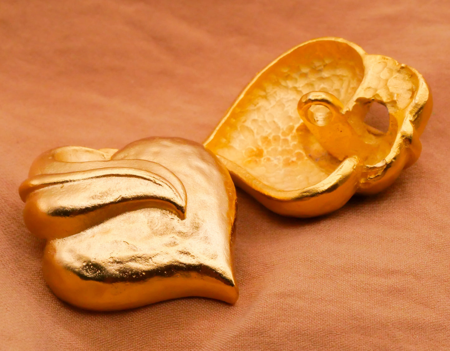 Leaf Abstract Vintage Heavy Gold Button 27x33mm