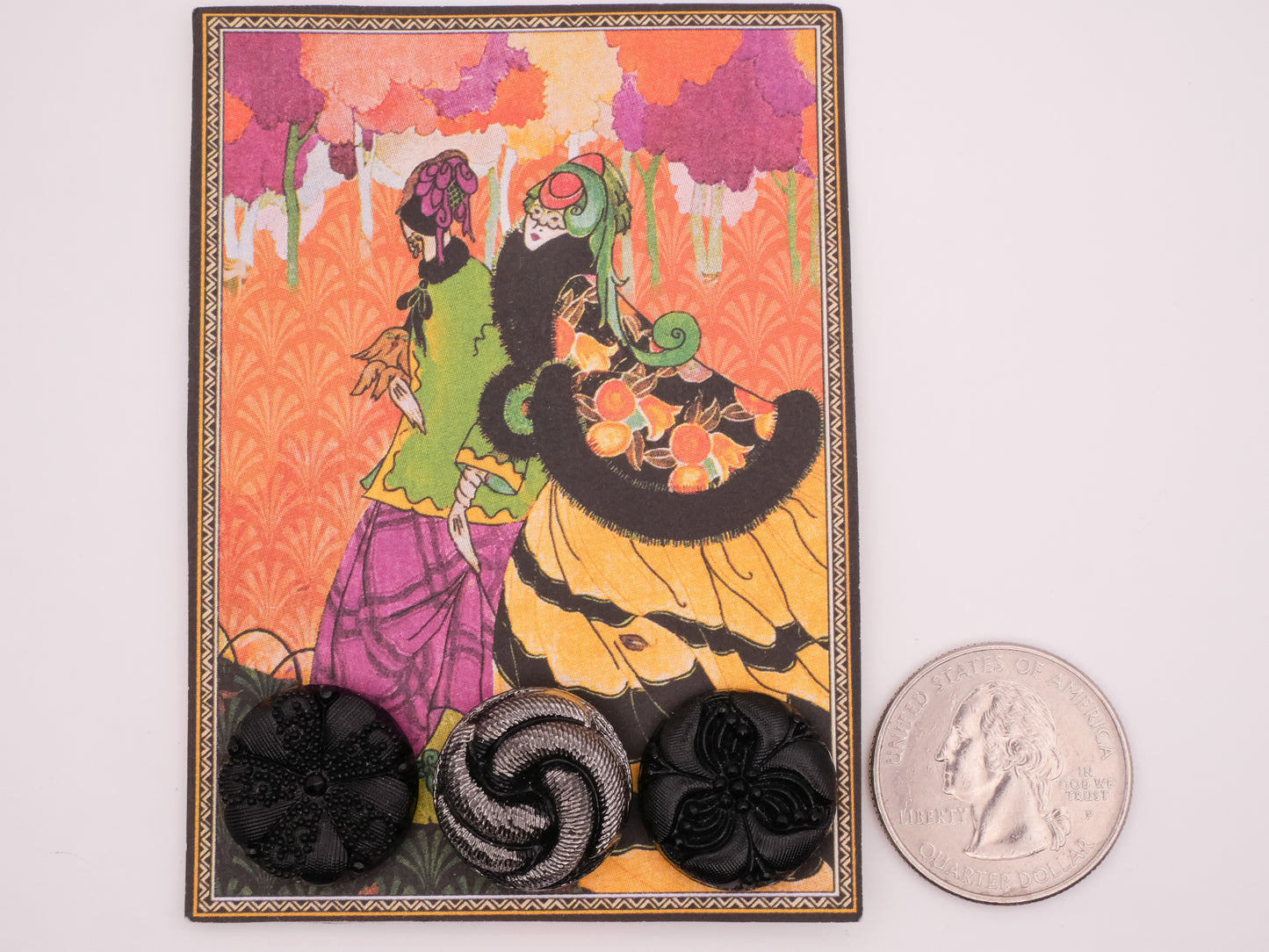 Fabric Look Black Luster Glass Set of Three Carded Buttons 18mm