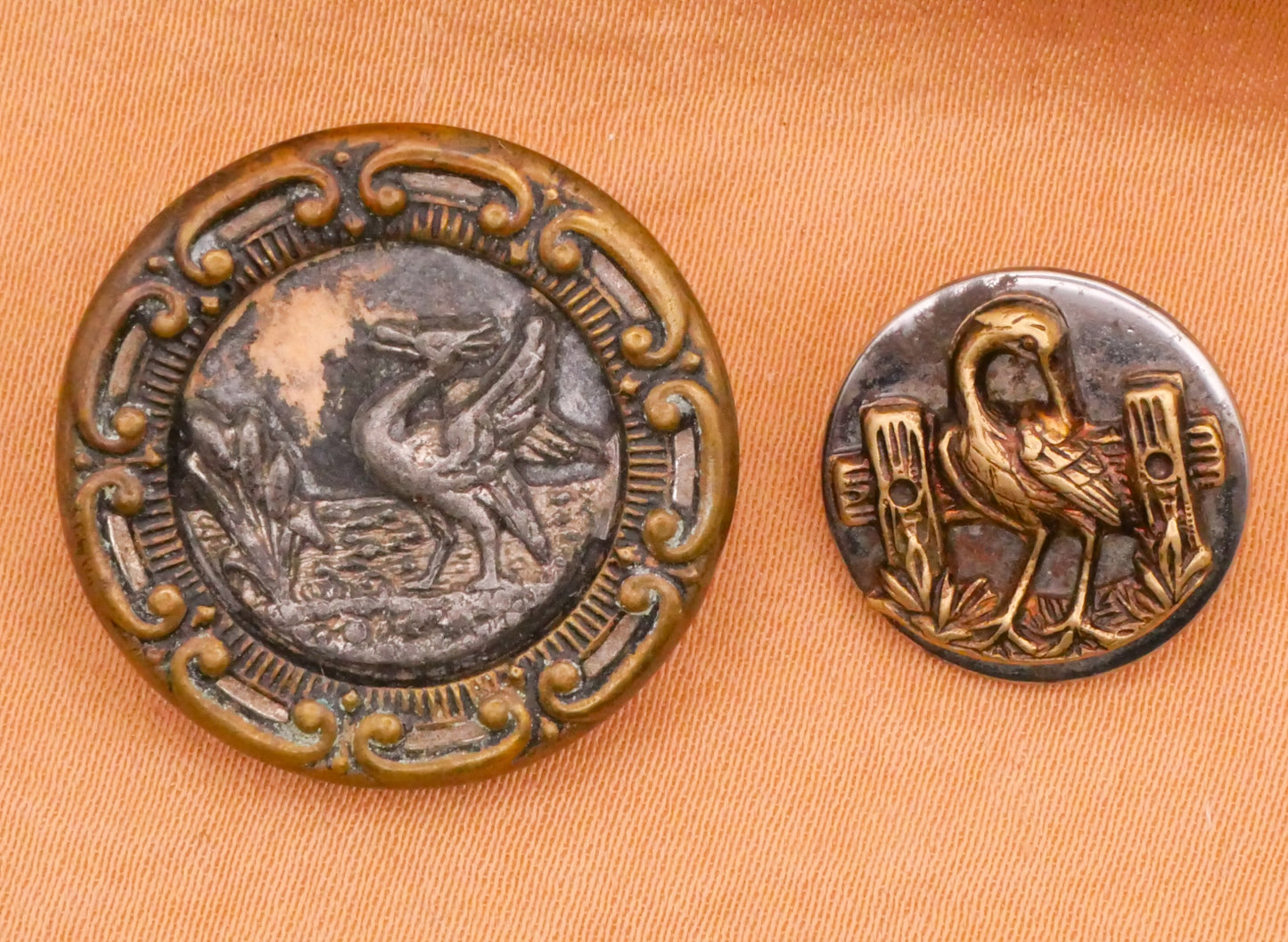 Crane Bird Motif Victorian Picture Button Various 15-23mm