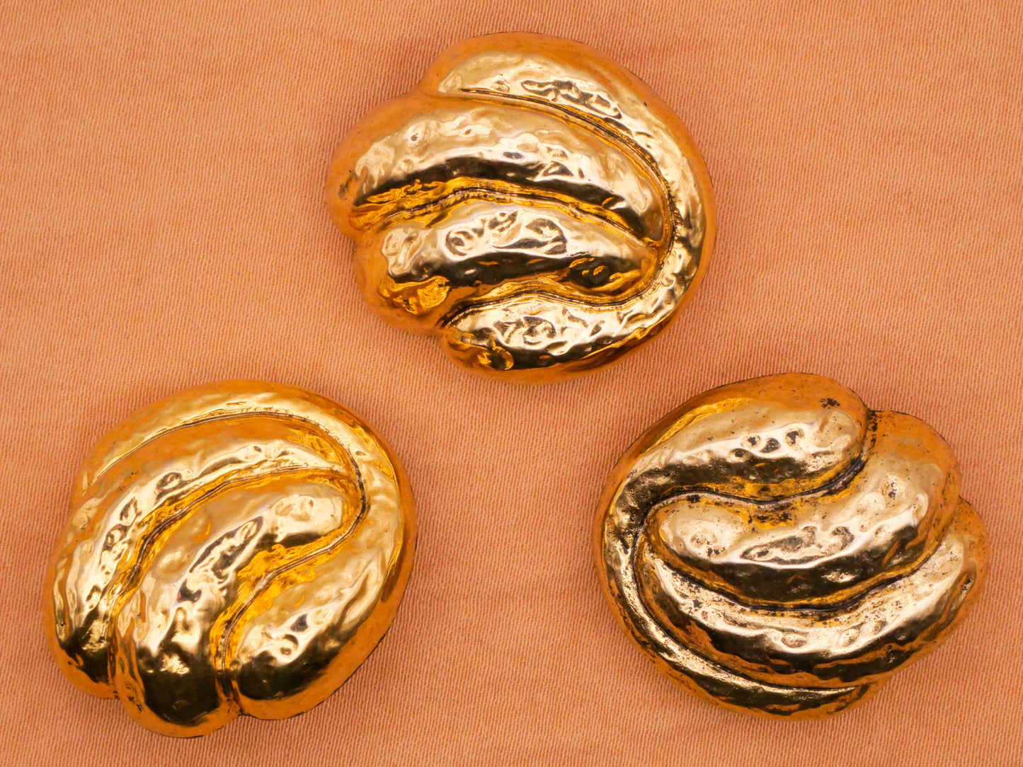 Rope Knot Vintage Textured Gold Plastic Button 26x28mm