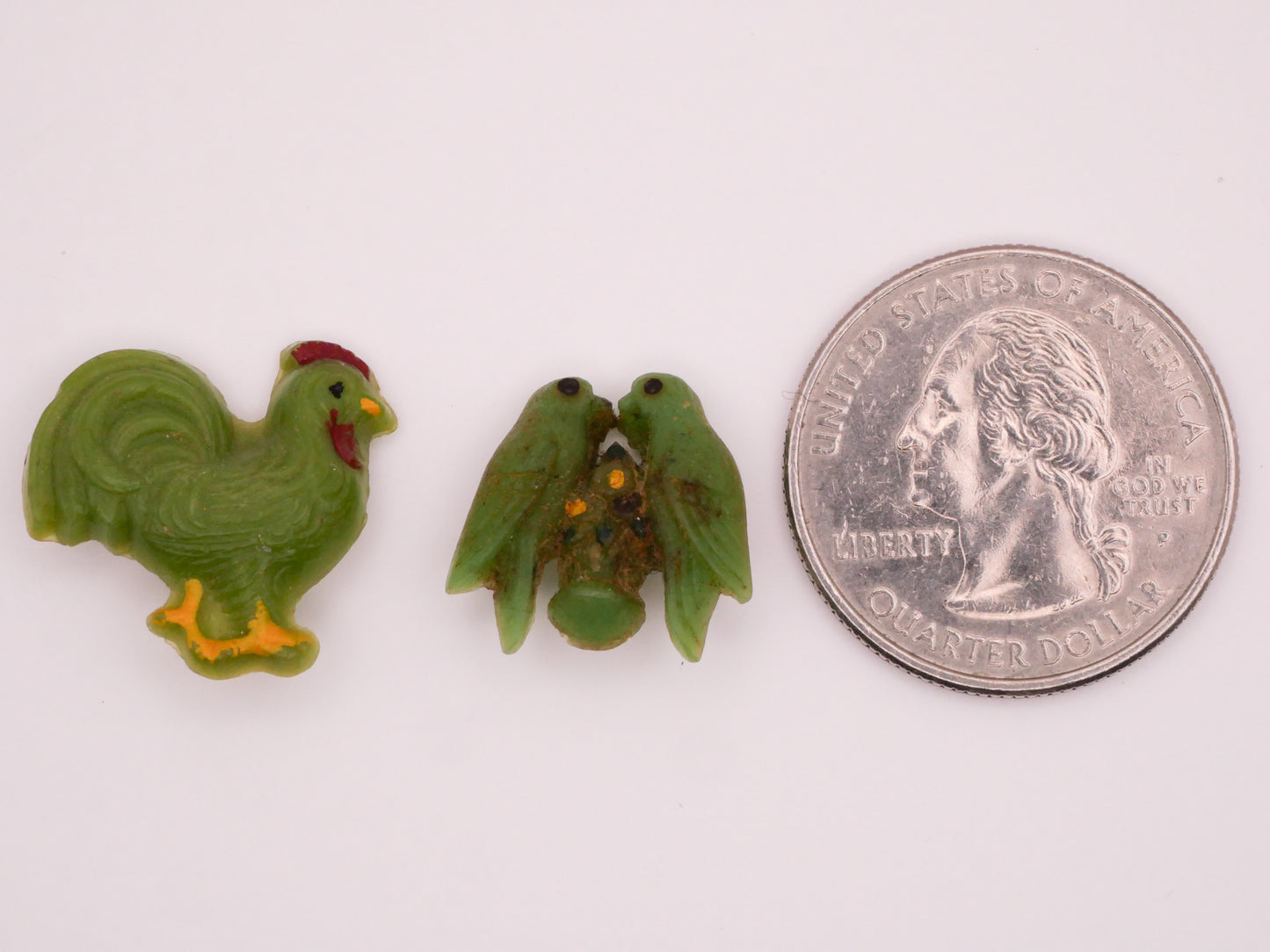 Goofy Goofie Rooster Lovebirds Green Plastic Button Various 15-20mm