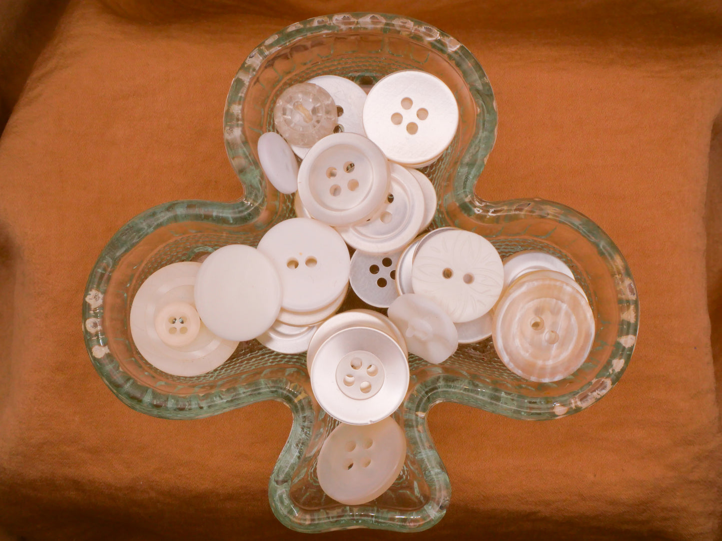 Shamrock Clover Glass Dish and White Clear Plastic Buttons 4x4in