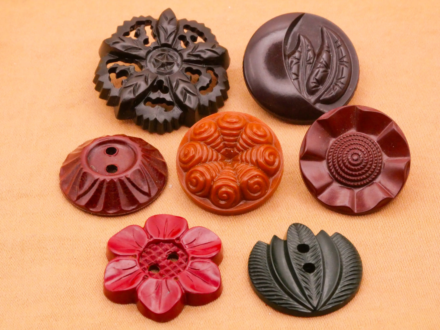 Tribal Flower Leaves Earth Tones Vintage Plastic Button Various 19-25mm