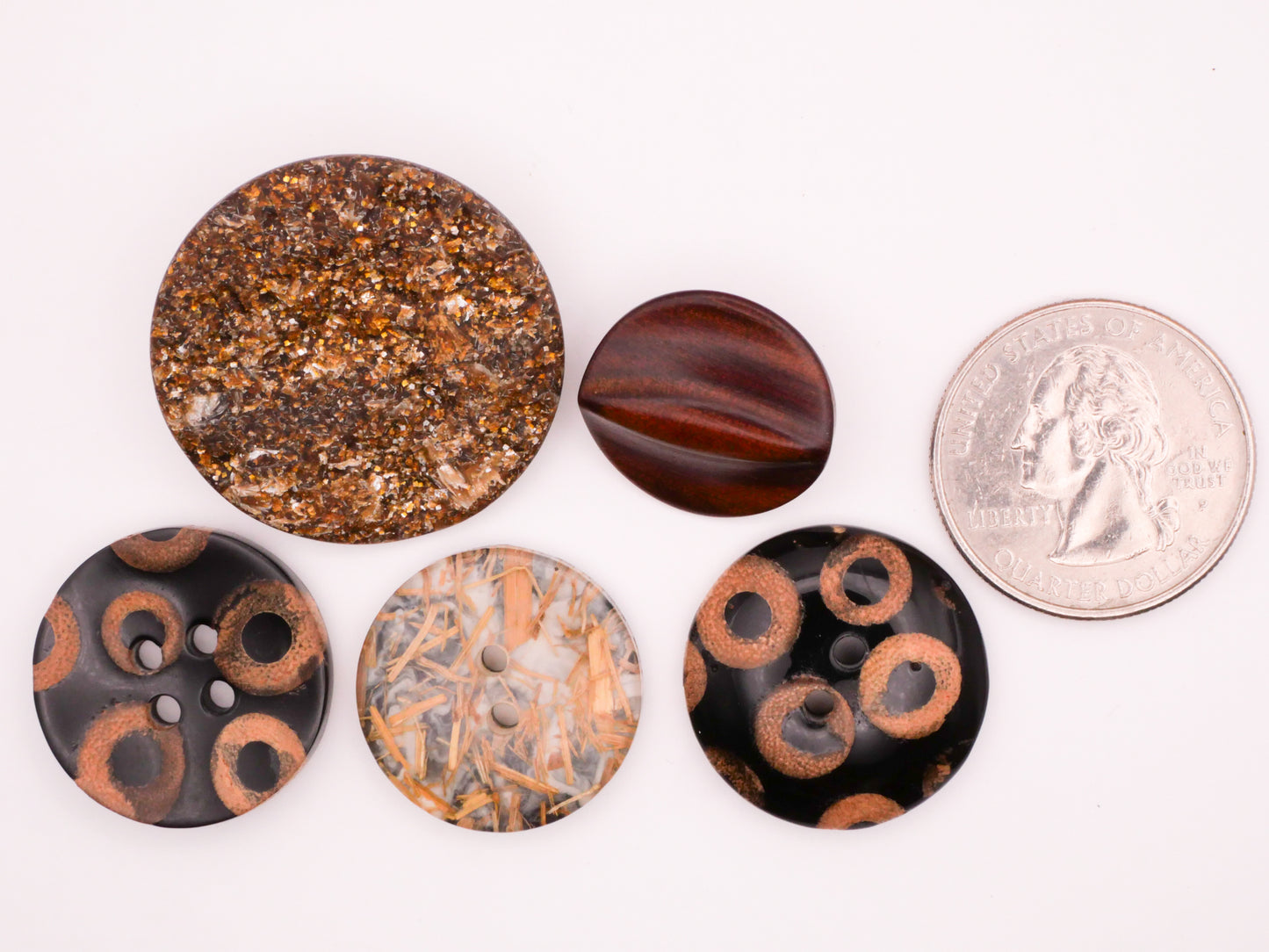 Natural Materials in Plastic Vintage Button Various 19-31mm