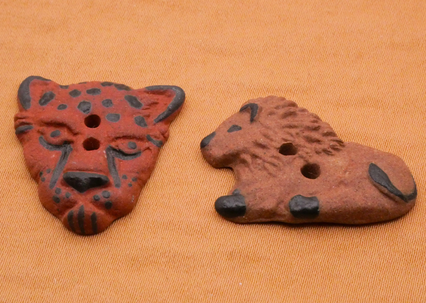 Big Cat Cheetah Leopard Lion Earthenware Ceramic Button Various 21-29mm