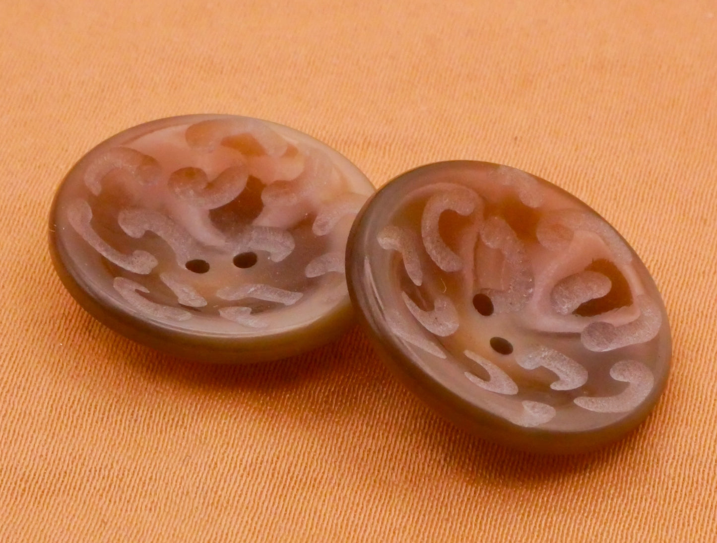 Squiggle Carved Champagne Plastic Pair of Buttons 20mm