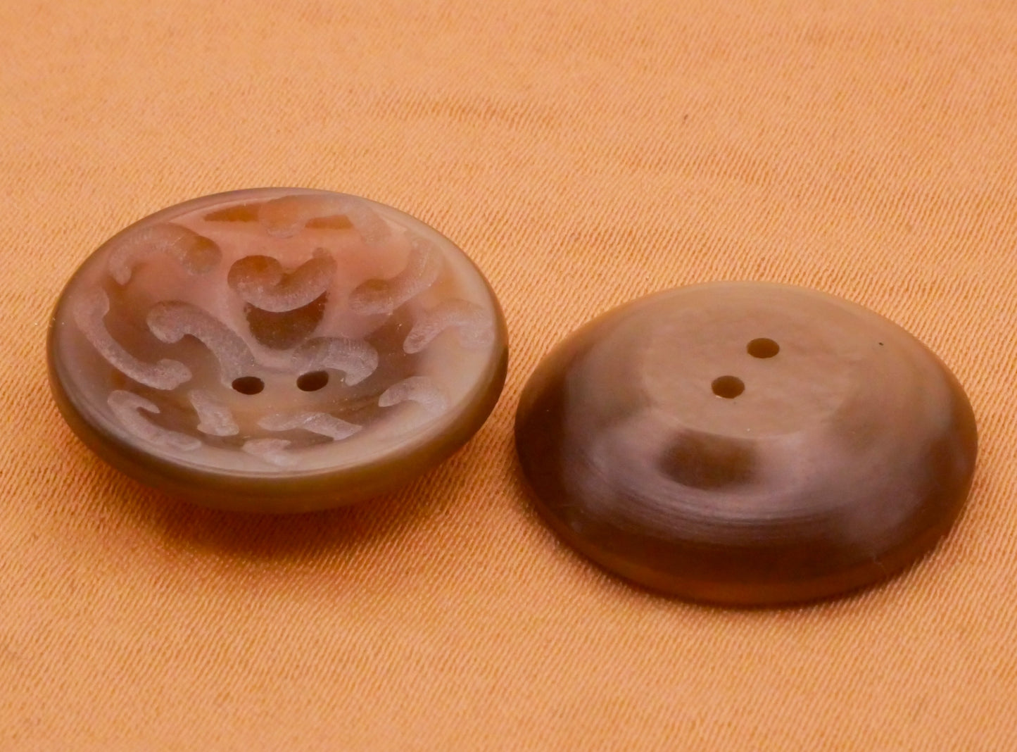 Squiggle Carved Champagne Plastic Pair of Buttons 20mm