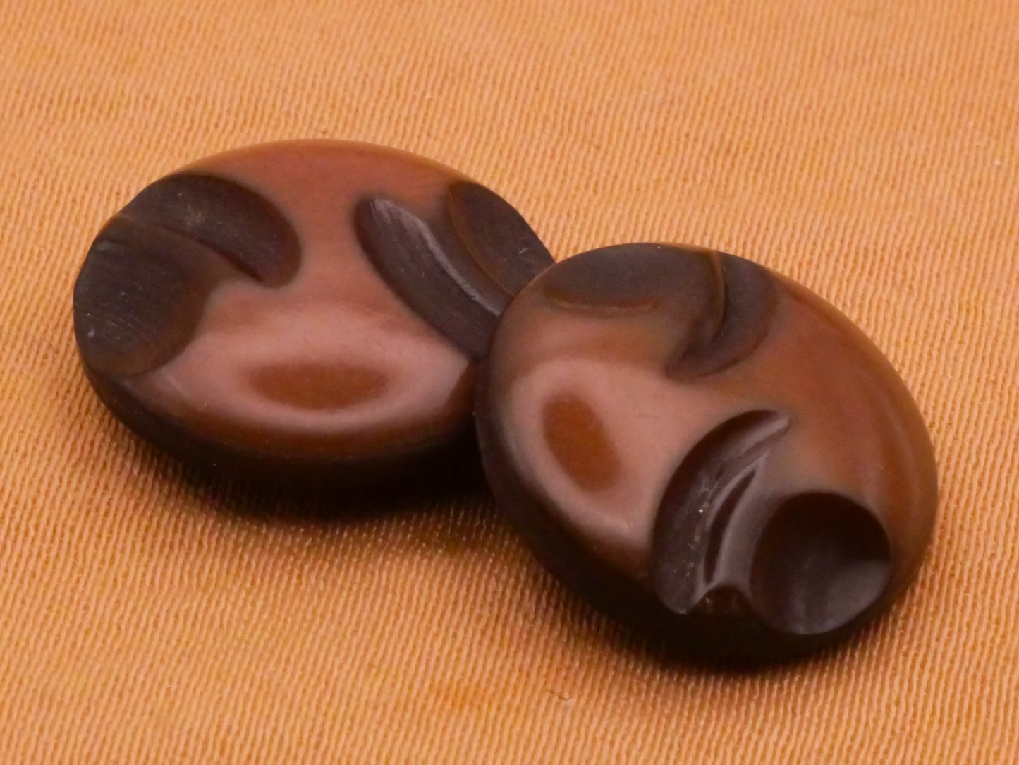 Leaf Symmetry Carved Vegetable Ivory Tagua Nut Pair of Buttons 14mm