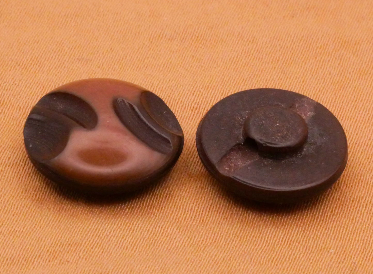 Leaf Symmetry Carved Vegetable Ivory Tagua Nut Pair of Buttons 14mm