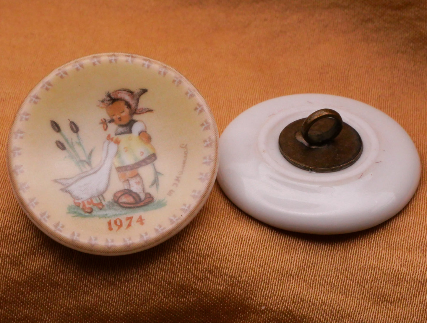 Goebel Hummel Mini Plate Ceramic Button Various 25mm