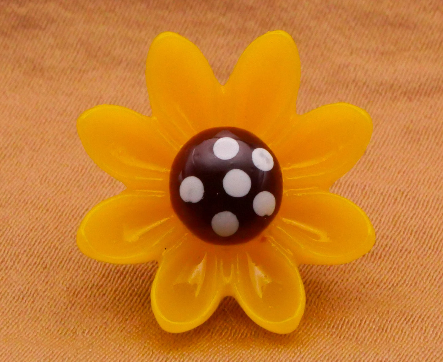 Flower Yellow Polka Dot Center Plastic Pair of Buttons 19mm