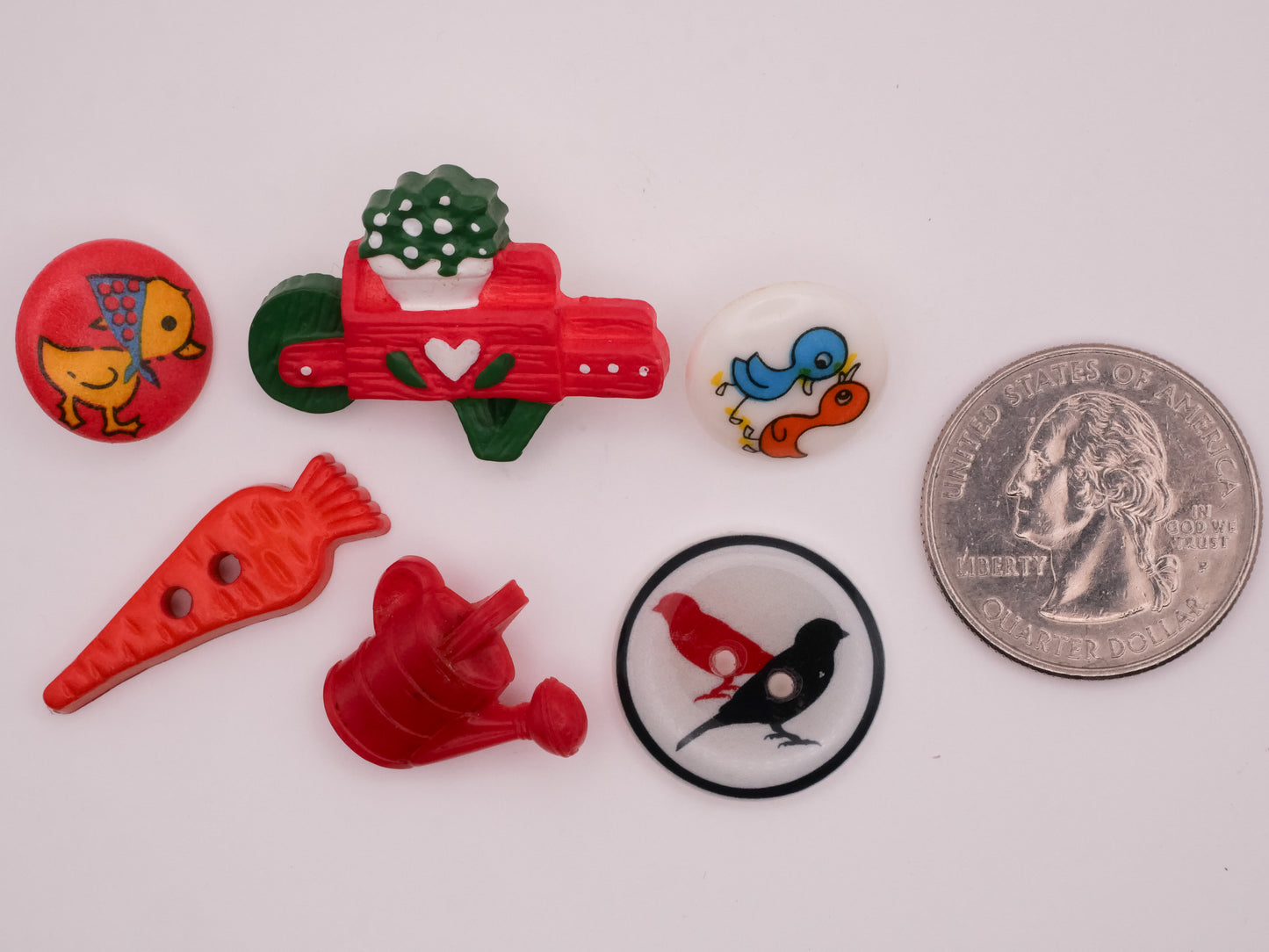 Spring Chicks Garden Goofy Goofie Plastic Button Various 9-31mm