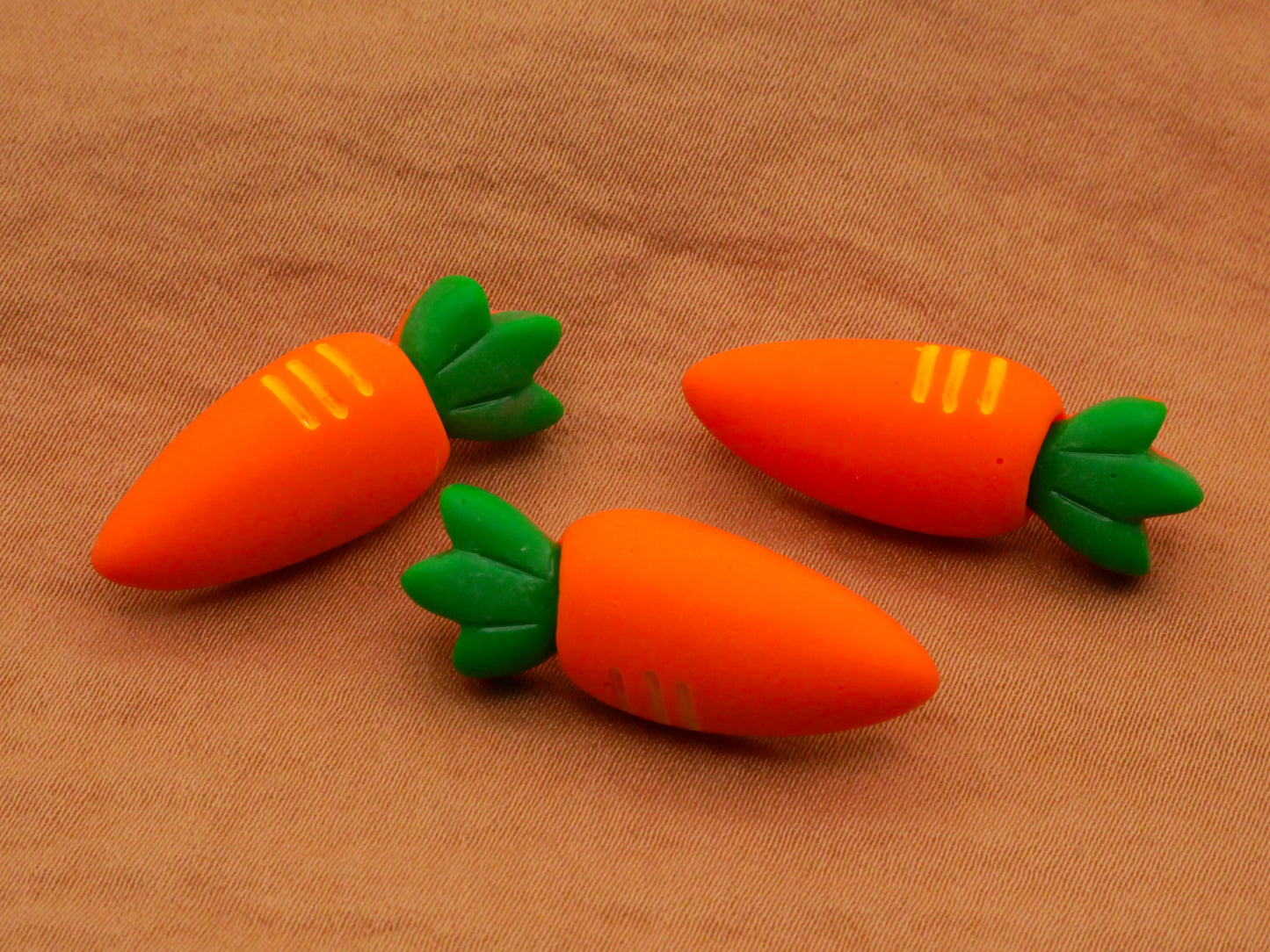 Carrot Vegetable Plastic Set of Three Buttons 10x29mm
