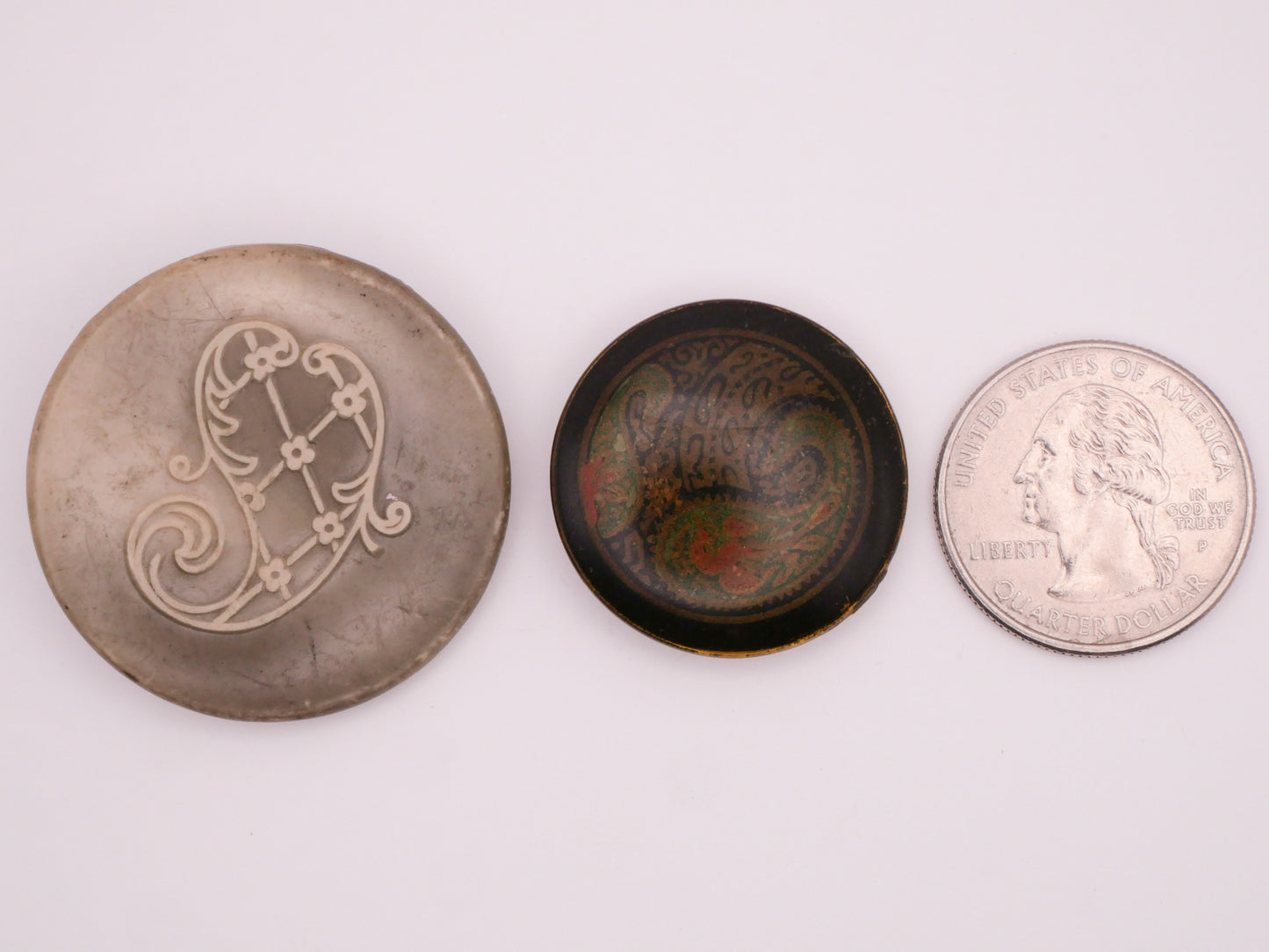 Paisley Design Celluloid Early Plastic Button Various 27-36mm