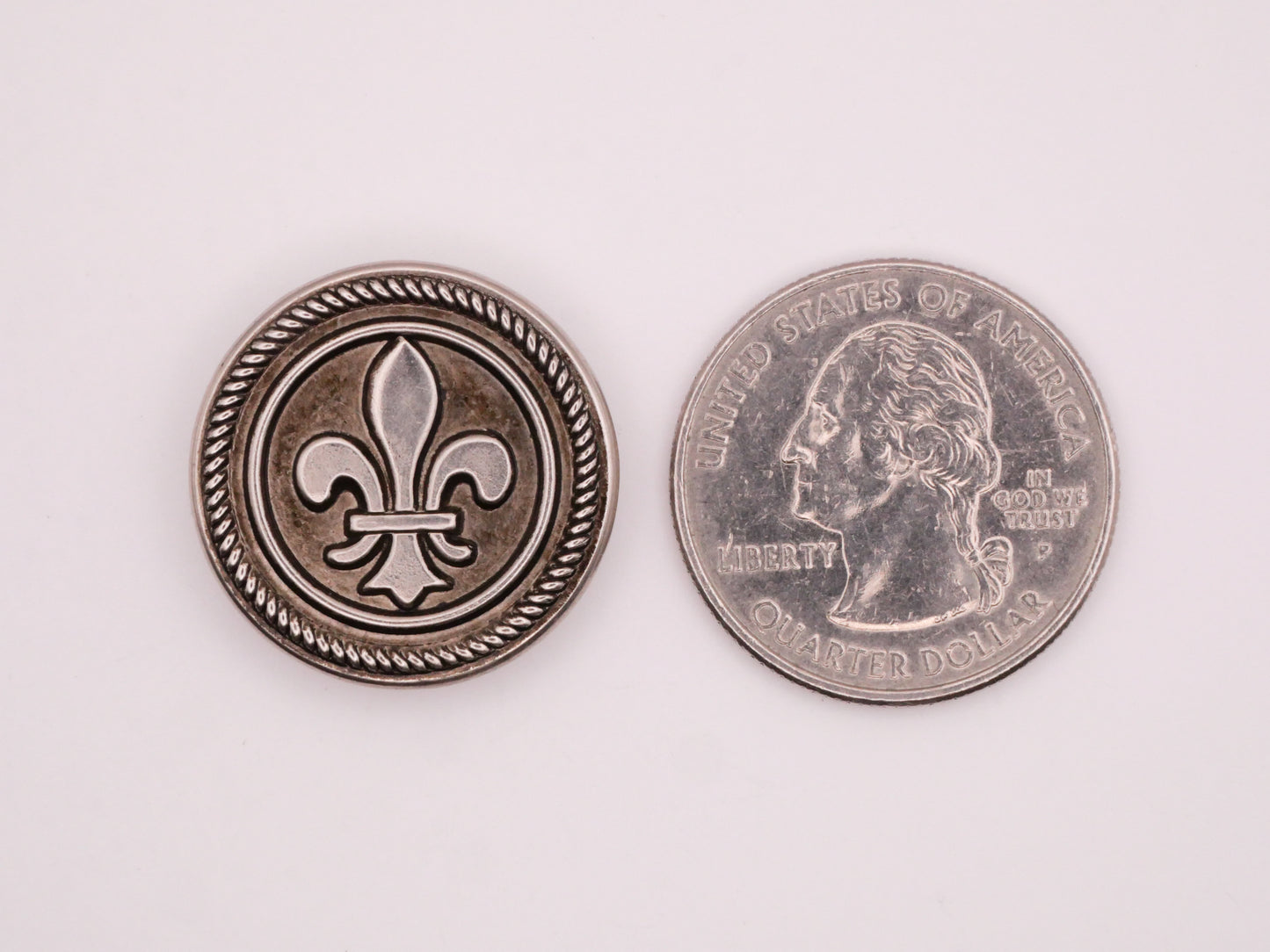 Fleur De Lis Rope Edge Silver Metal Button 23mm