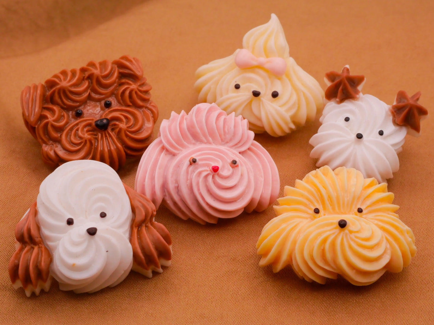 Dog Puppy Frosting Meringue Plastic Assorted Set of Four Buttons 21-30mm
