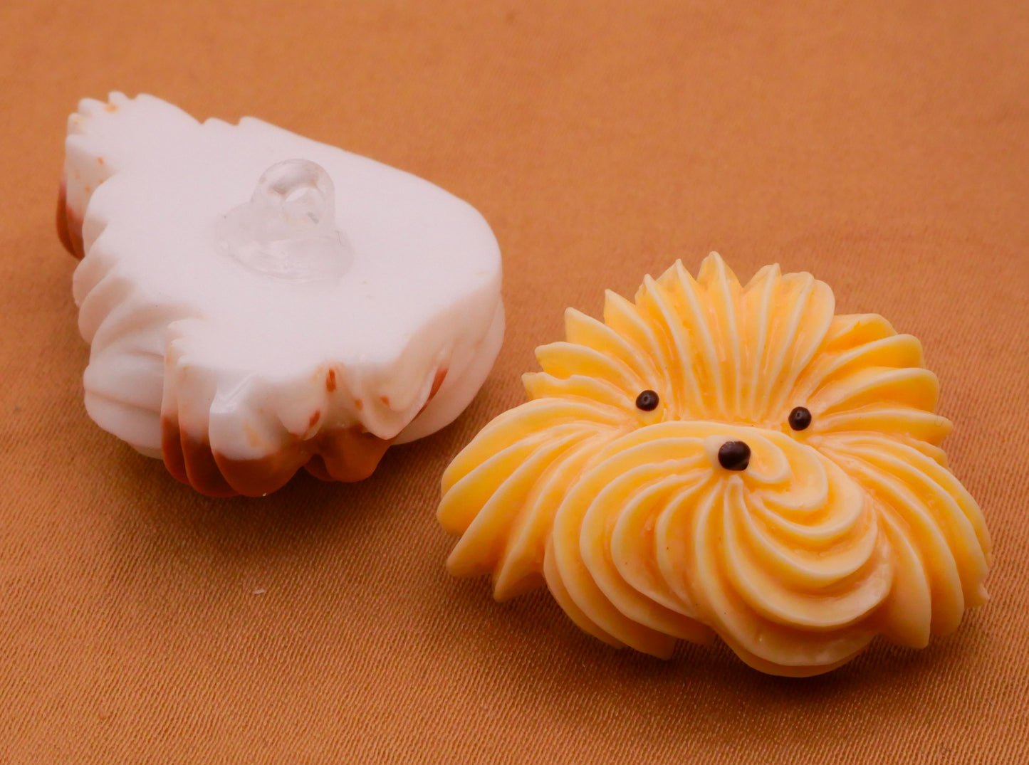 Dog Puppy Frosting Meringue Plastic Assorted Set of Four Buttons 21-30mm