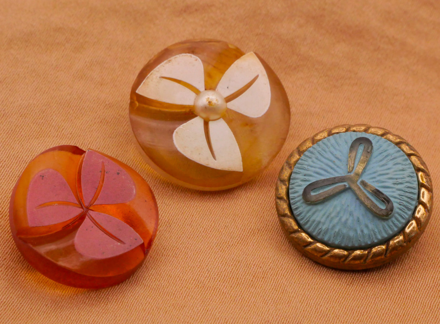Fan Triad Celluloid Early Plastic Set of Three Buttons 18-20mm