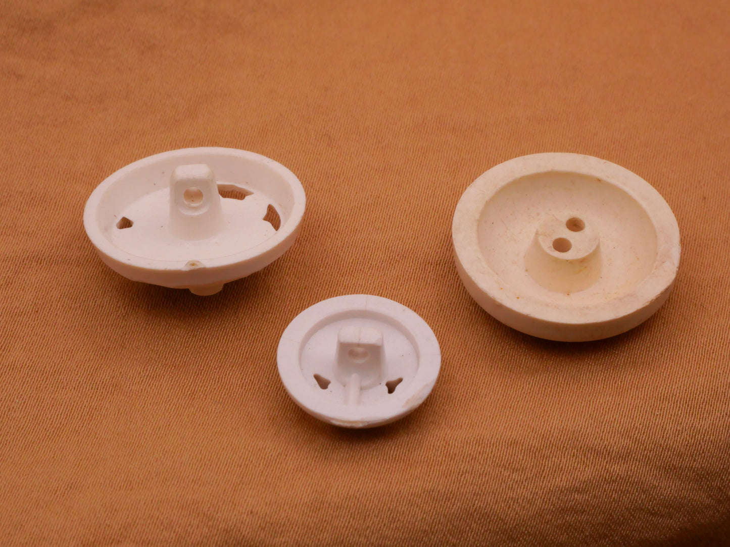 Fruit or Flowers Vintage Housecoat White Plastic Button Various 15-22mm