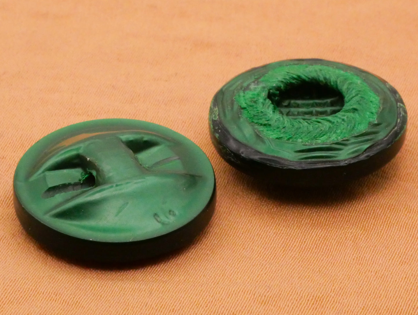 Texture Hatch Center Vibrant Green Vintage Plastic Button 22mm