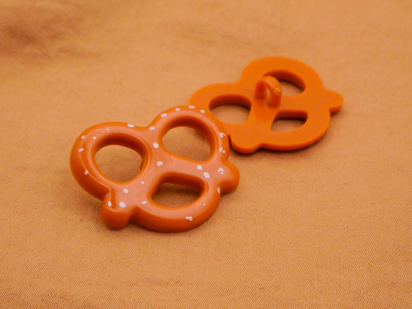 Salted Pretzel Twist Food Plastic Button 22x28mm